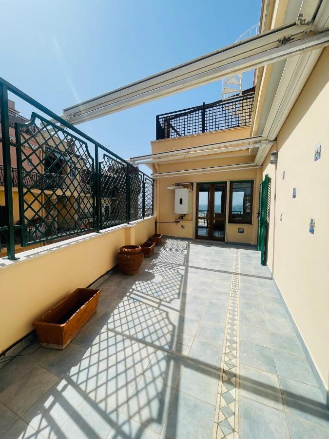 Newhouse Victoria - Sea View Apartment Неттуно Екстер'єр фото