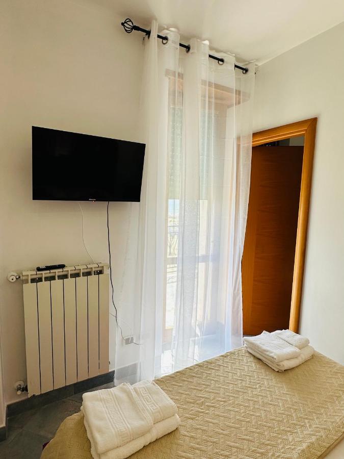 Newhouse Victoria - Sea View Apartment Неттуно Екстер'єр фото